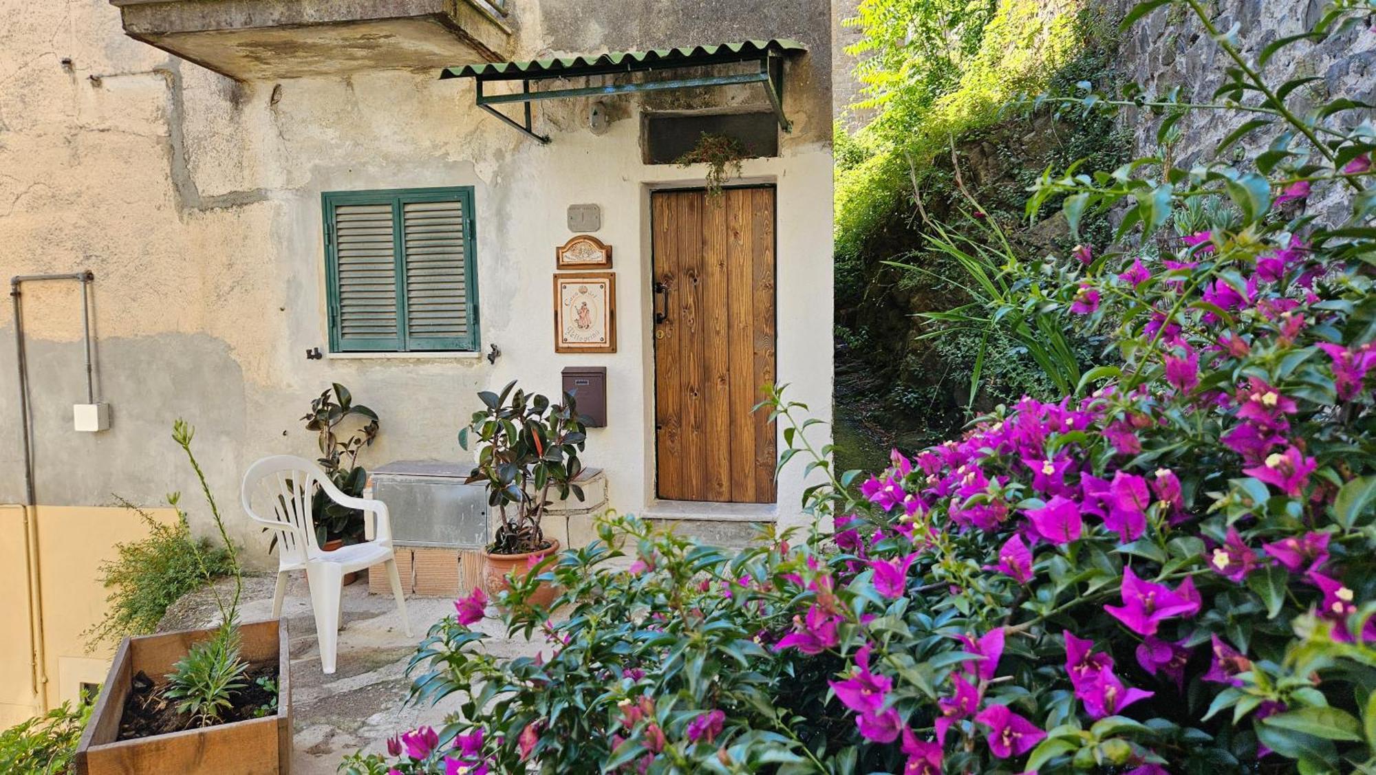 Appartamento Nel Borgo - Casa Del Pellegrino Sulla Via Francigena Aulla Luaran gambar